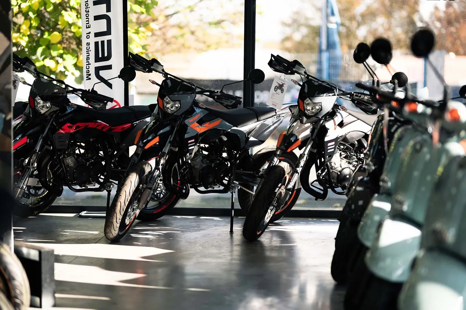 Motos exposées dans la concession SP MOTO 85